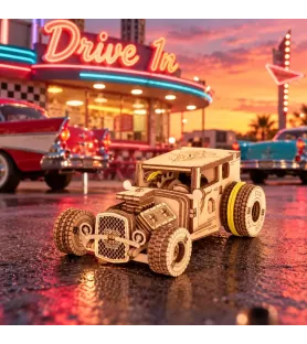 Pocket Car Hot Rod EWA en bois, vue avant avec moteur apparent
